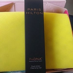 Paris Hilton pro DNA cleansing gel